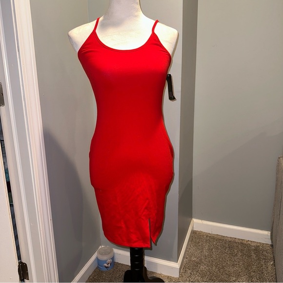 wild fable Dresses & Skirts - NWT Wild Fable Red Bodycon Dress with Small Slit - Size Medium